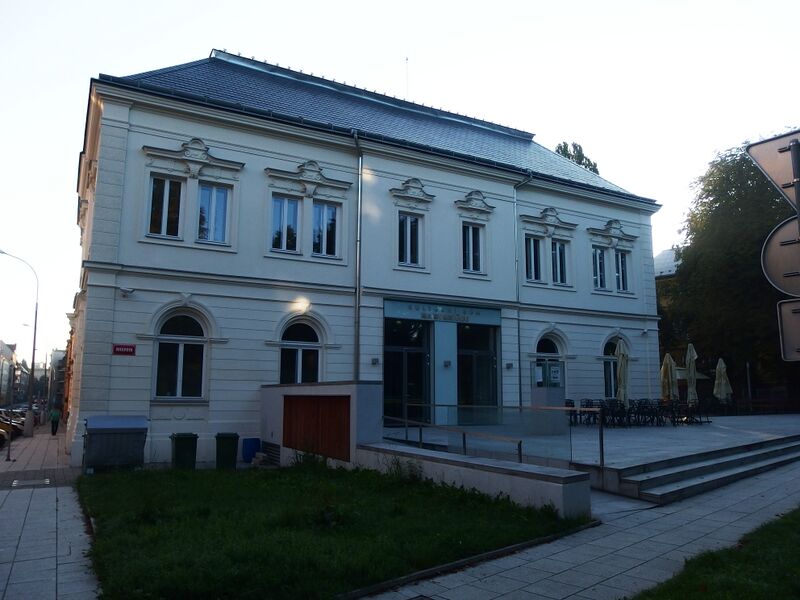 ملف:Opava, KD Na Rybníčku.JPG