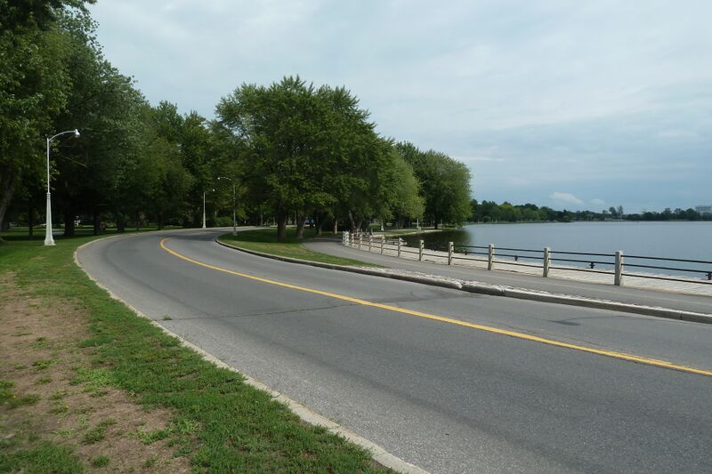 ملف:Queen Elizabeth Driveway.JPG