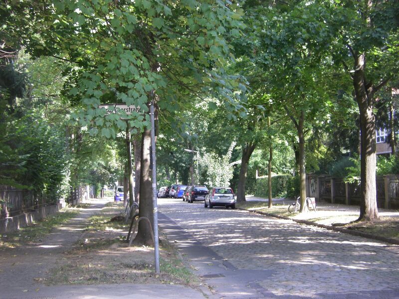 ملف:Berlin-Lankwitz Corneliusstraße.JPG