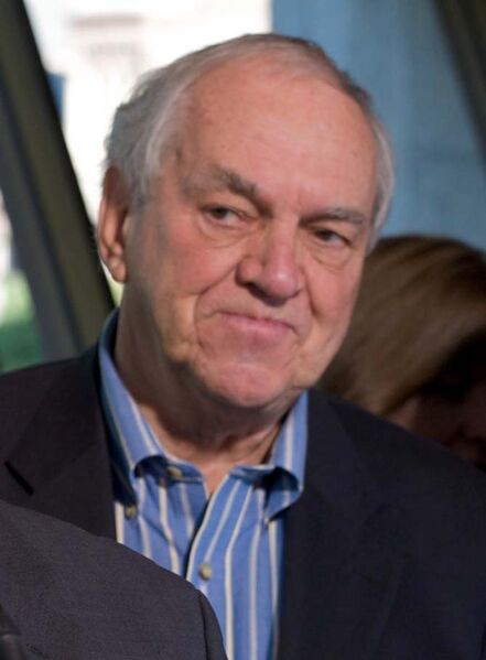 ملف:Ed Broadbent.jpg