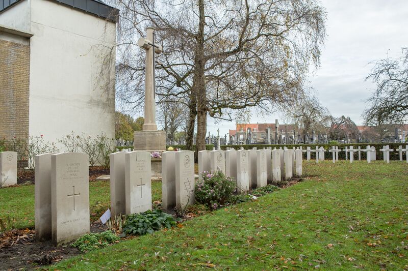 ملف:Veurne Communal Cemetery-6.JPG