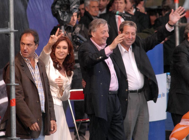 ملف:Elecciones en Argentina - Cristina y Néstor Kirchner 26102007 - 3.jpg