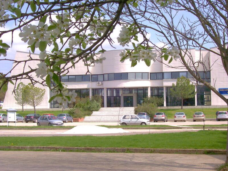 ملف:Mimarlık Fakültesi.jpg