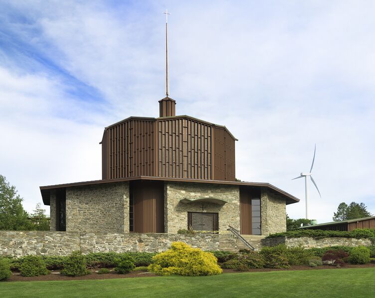 ملف:Portsmouth Abbey Church.jpg