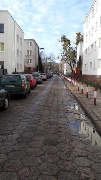 ملف:Sierpecka, WAW.jpg