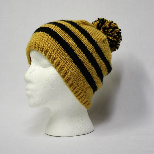 ملف:Hufflepuff Hat.jpg