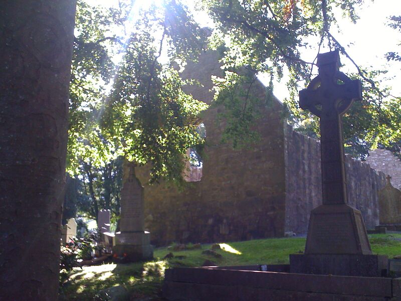 ملف:KilleavyOldChurch 09 12 09.jpg