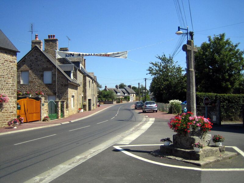 ملف:La RochelleNormande-lacroix1.JPG