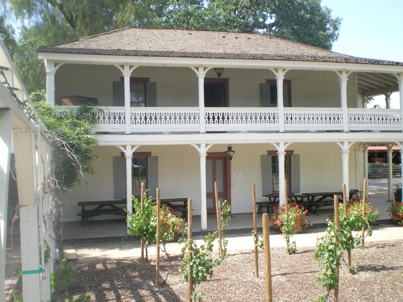 ملف:Leonis Adobe, Calabasas (2008).JPG