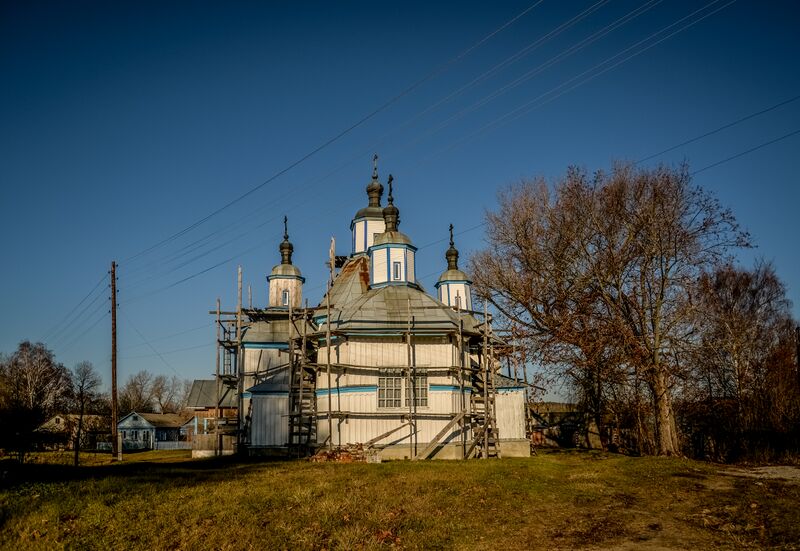 ملف:Рождественская церковь Старый Ропск.jpg