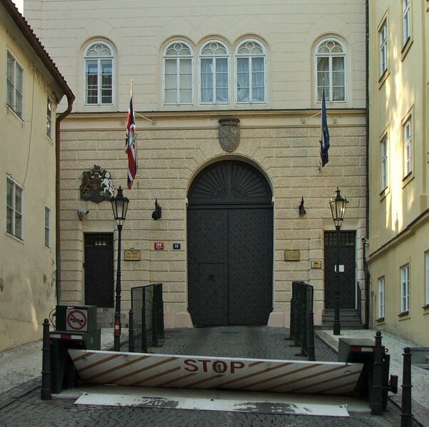 ملف:British embassy Prague 2920-rbb.JPG