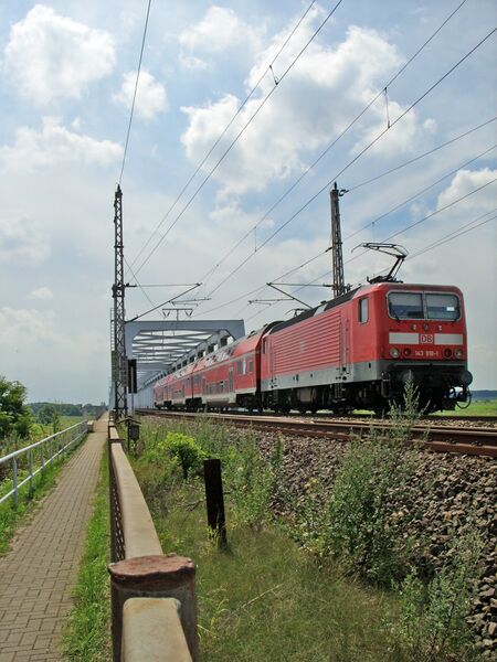 ملف:Eisenbahnbruecke Wittenberge 1.jpg