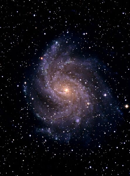 ملف:FireworksGalaxis-Ngc6946.jpg