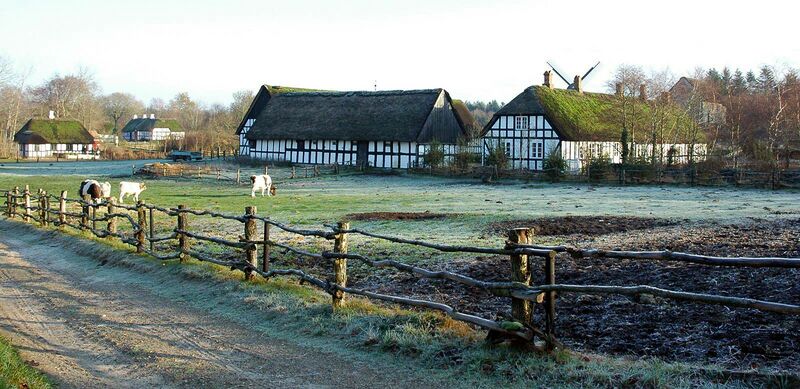 ملف:Hjerl Hede - Præstegården.jpg