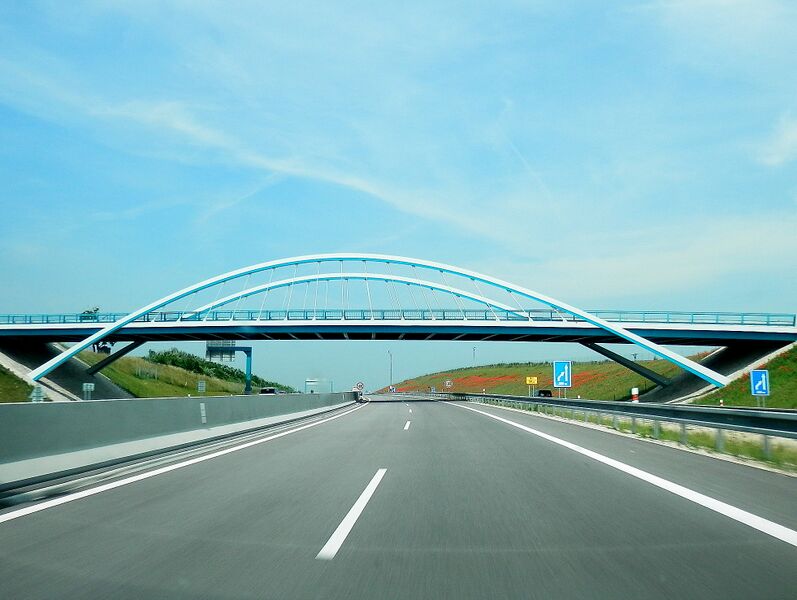 ملف:13ExpresswayR1Slovakia7.JPG