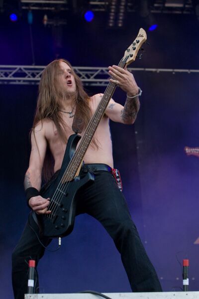ملف:Amon Amarth-0994-Ted Lundström.jpg