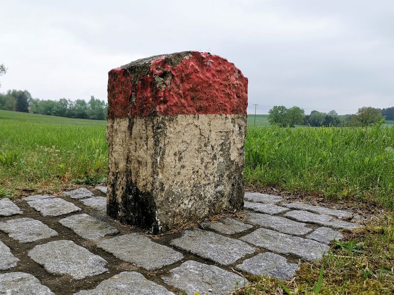 ملف:Dippach-Gare borne N13.jpg