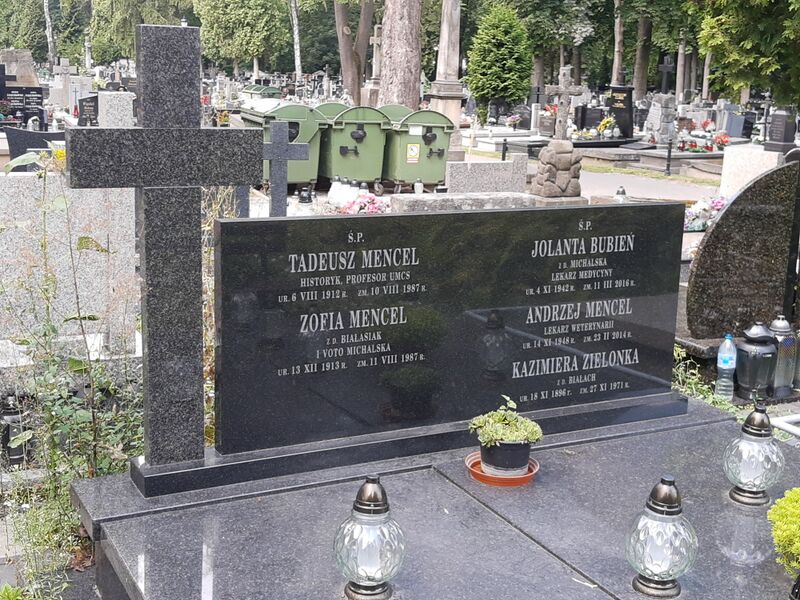 ملف:Grób Tadeusza Mencla.jpg