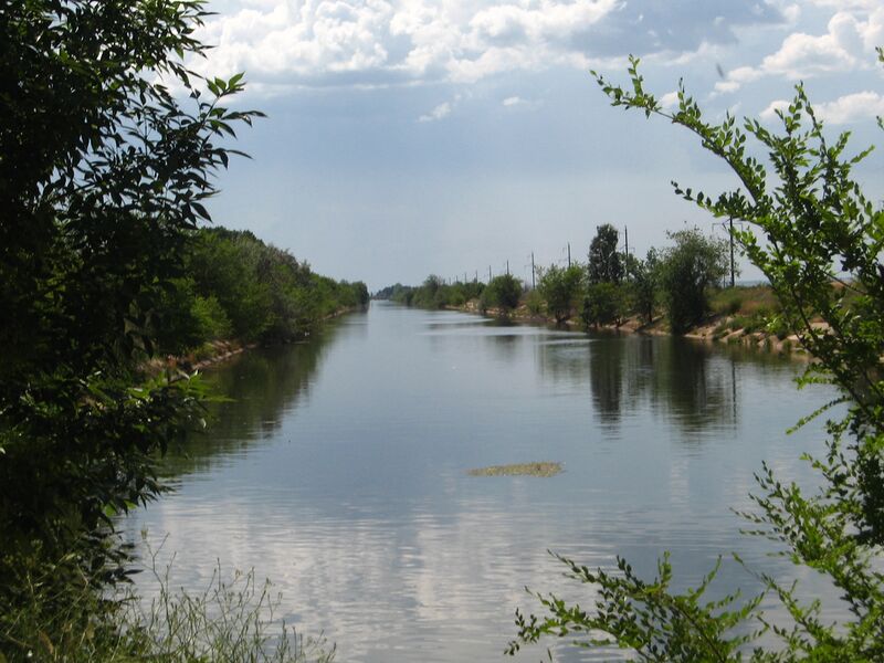 ملف:Kislovsky irrigation canals 001.jpg