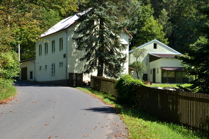 ملف:Činov 2017-07-30 Dům 2.jpg