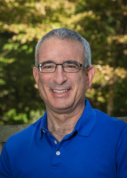 ملف:Angrist, Josh Fall2015.jpg