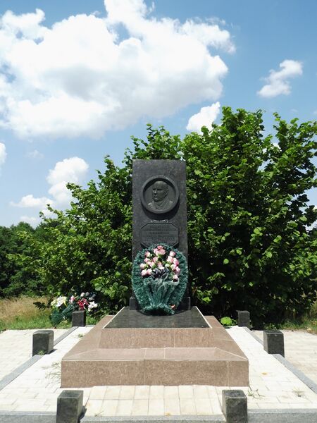 ملف:Могила вченого-математика академіка М.В.Остроградського.JPG