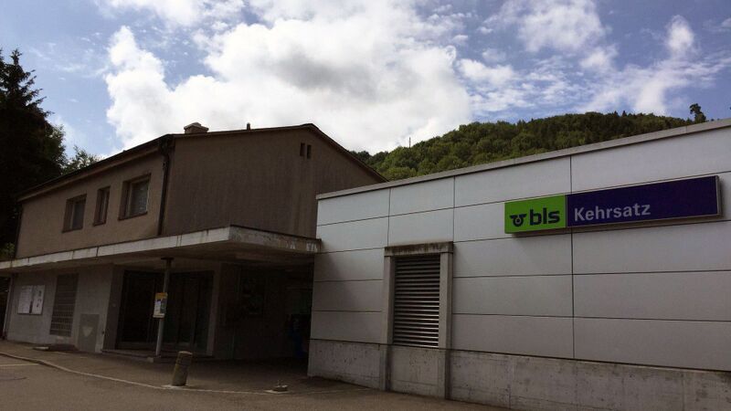 ملف:Kehrsatz railway station.jpg