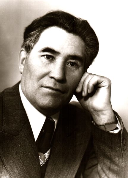 ملف:Professor G. Akhatov.jpg