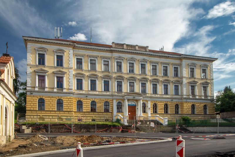 ملف:Roudnice ZŠ Jungmannova (2).jpg