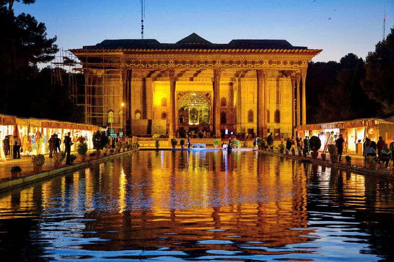 ملف:کاخ چهلستون۱ 02.jpg