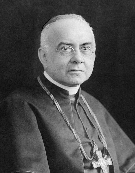 ملف:Felix von Hartmann c1914.jpg