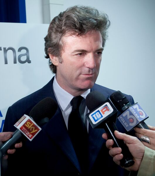 ملف:Flavio Cattaneo Terna S.p.a..jpg