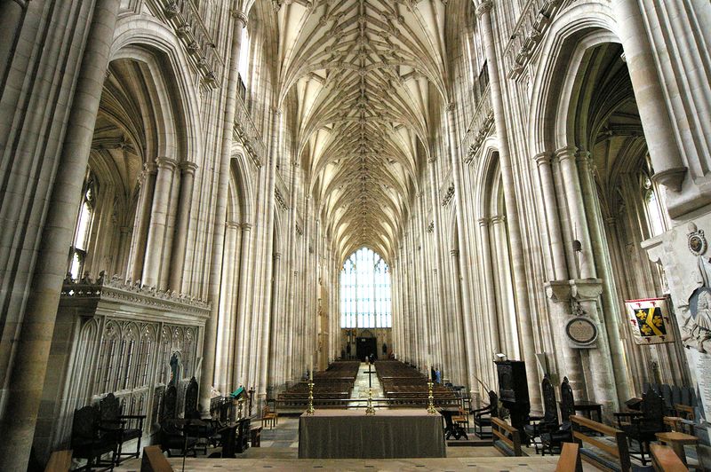 ملف:IMGP0204 - Winchester Cathedral - 20050322.jpg