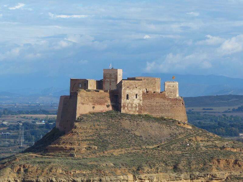 ملف:Castillo de Monzon (15530066601).jpg