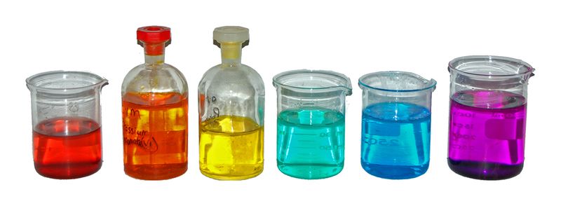 ملف:Coloured-transition-metal-solutions.jpg