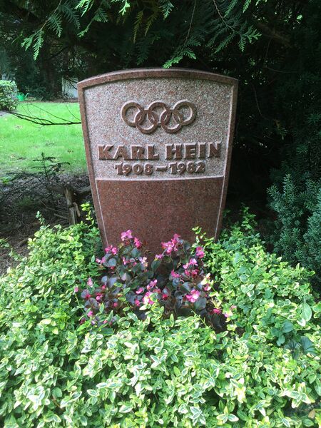 ملف:Grabstätte Karl Hein.jpg
