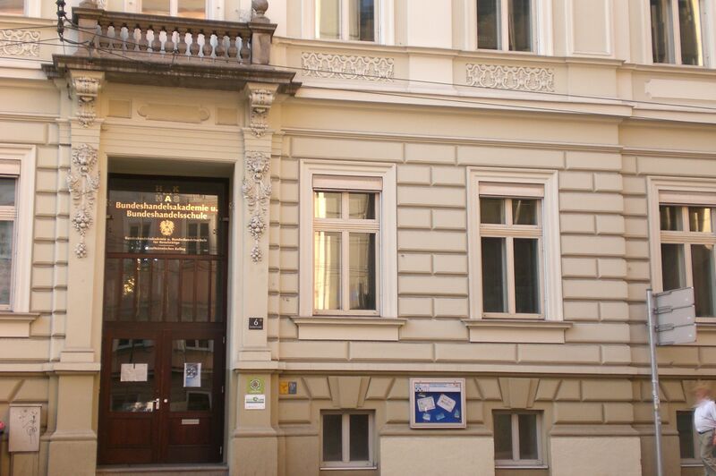 ملف:Handelsakademie Linz Rudigierstr.JPG
