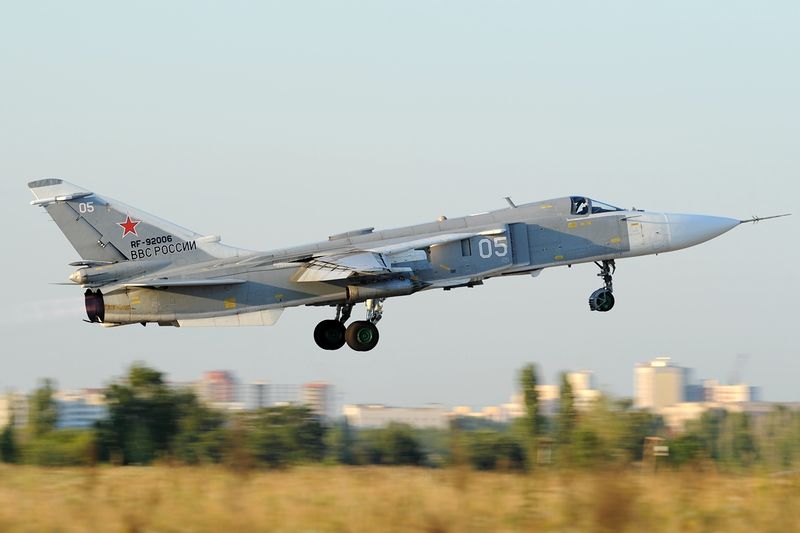 ملف:Sukhoi Su-24M2, Russia - Air Force AN1995080.jpg