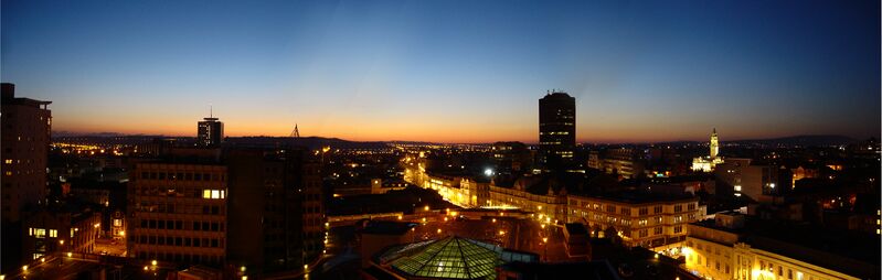 ملف:Cardiff evening.jpg
