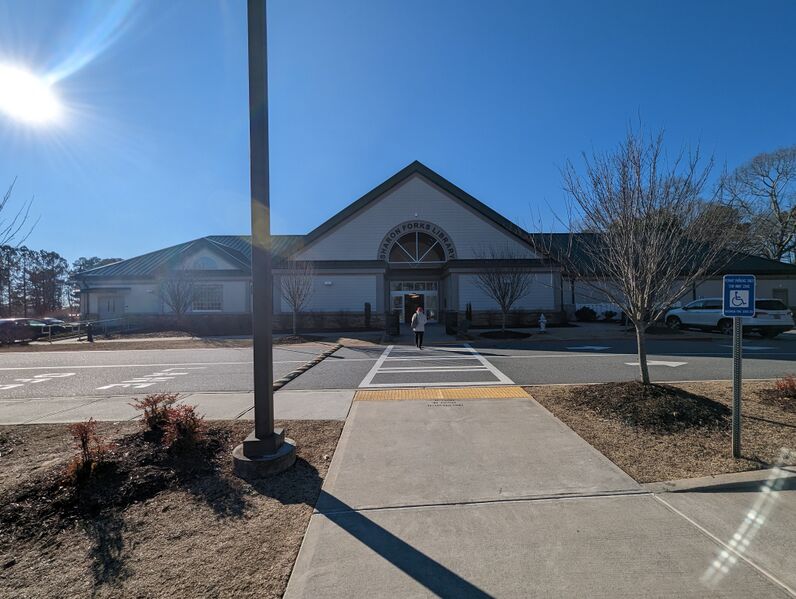 ملف:Sharon Forks Library.jpg