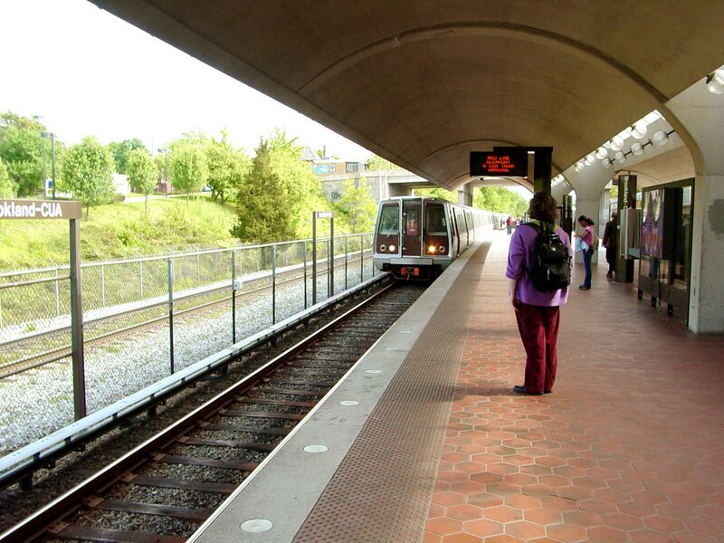 ملف:Brookland-CUA Station 2.jpg
