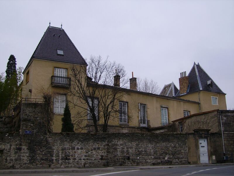 ملف:CastleSaintGenisLaval.jpg