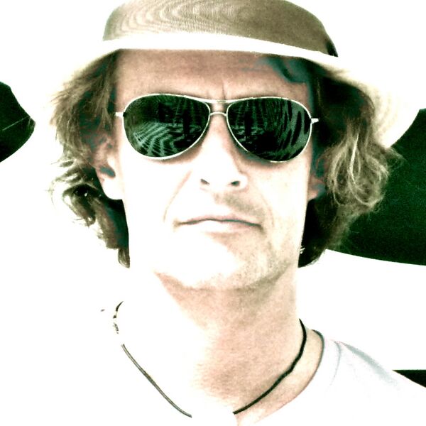 ملف:Gary Marlowe (2011).jpg