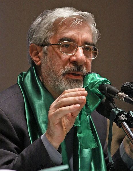 ملف:Mir Hossein Mousavi in Zanjan by Mardetanha.jpg