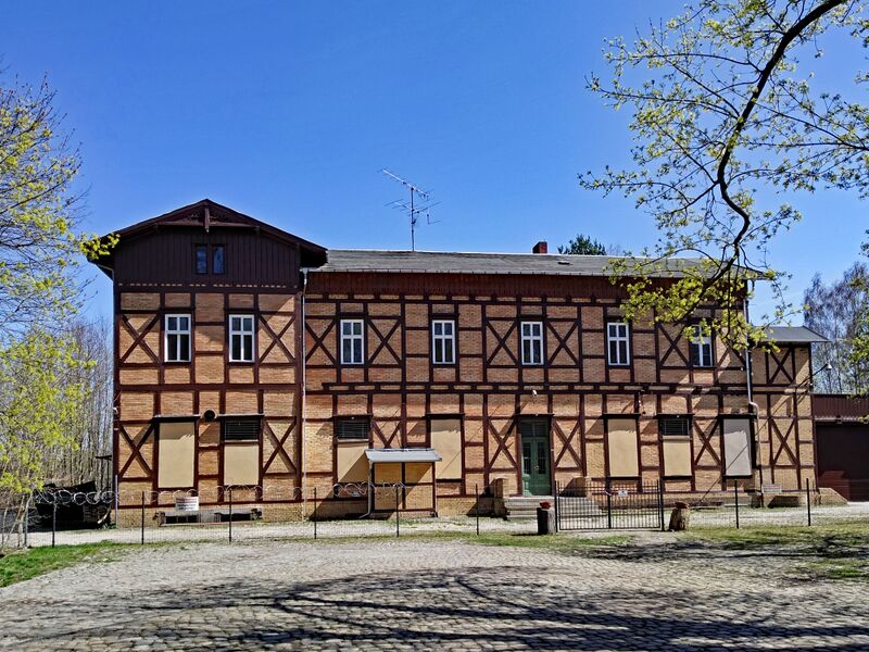 ملف:Bad Muskau Bahnhof 2022.jpg