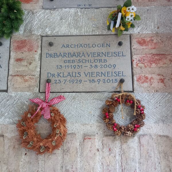 ملف:Grab Vierneisel.jpg