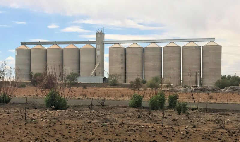 ملف:Grain Silos, Modderrivier.jpg