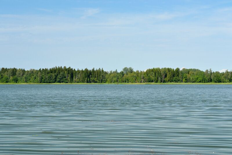 ملف:Otepää Valgjärv2.jpg