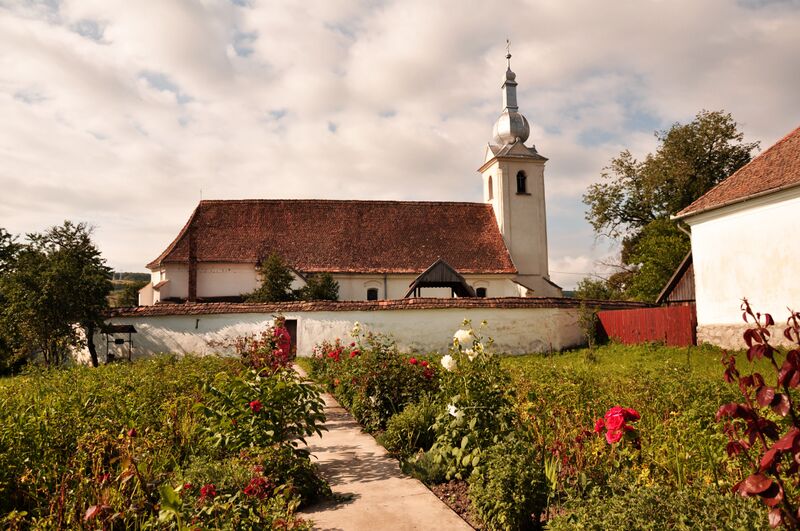 ملف:Szekelyszentleleki romai katolikus templom.JPG