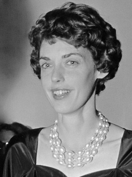 ملف:Tonke Dragt (1963).jpg